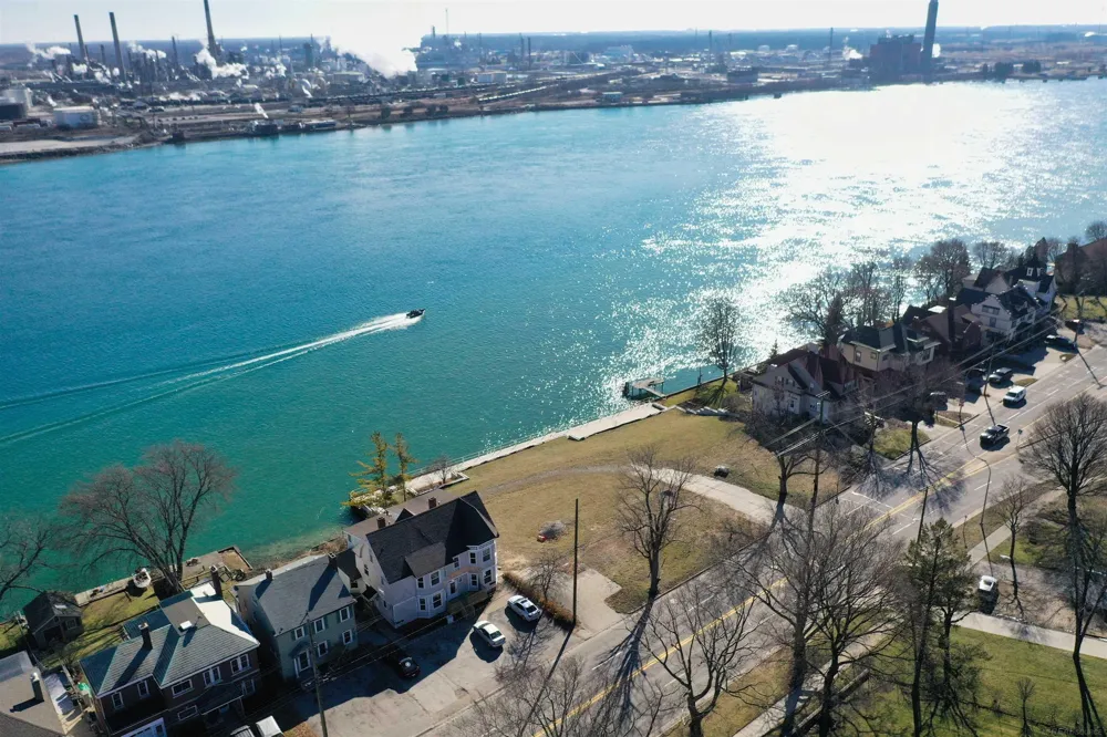 2444 Military Street Port Huron City, MI 48060