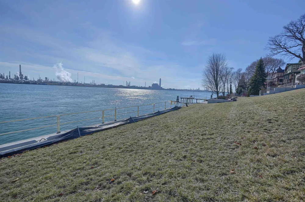 2444 Military Street Port Huron City, MI 48060