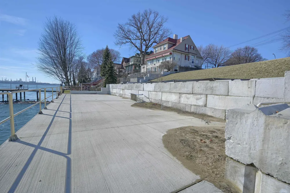 2444 Military Street Port Huron City, MI 48060