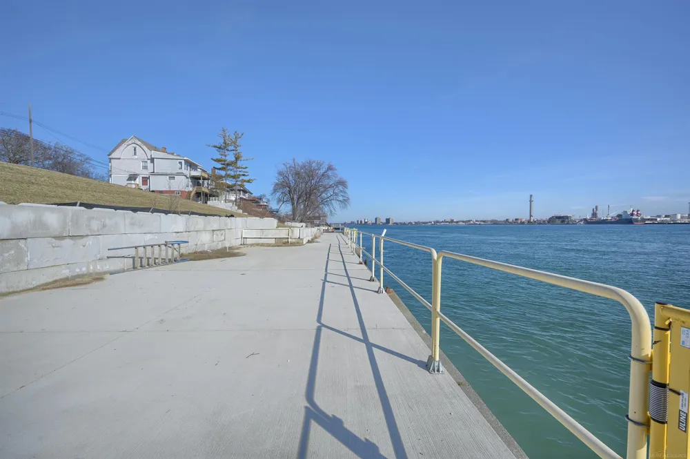 2444 Military Street Port Huron City, MI 48060