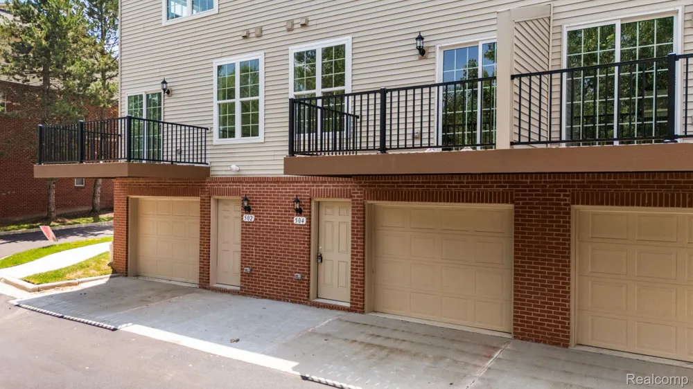 514 Village Lane Milford Village, MI 48381