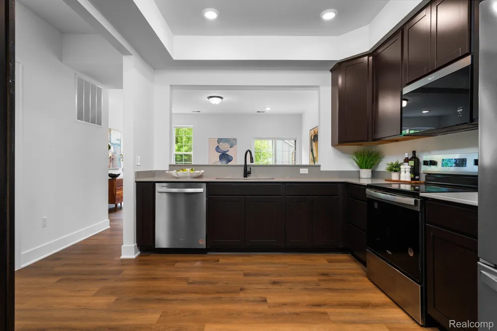 514 Village Lane Milford Village, MI 48381