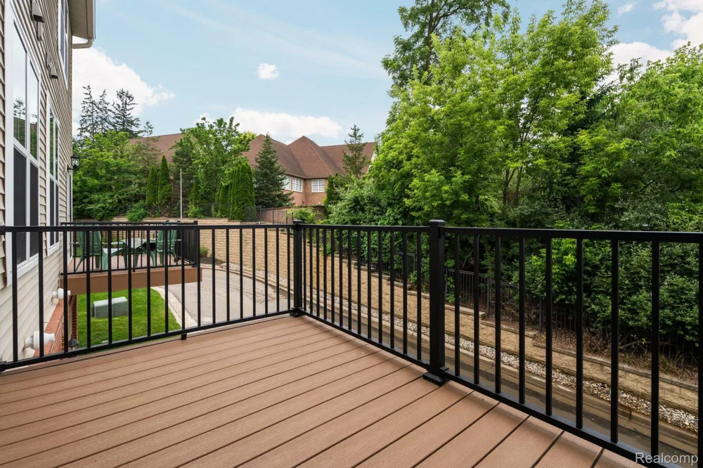 514 Village Lane Milford Village, MI 48381