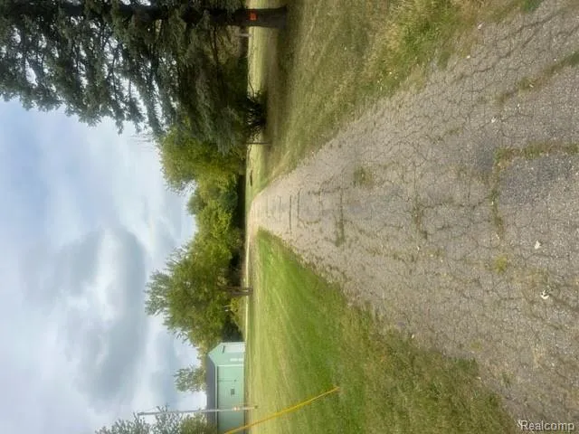 3 W Court Street Flint City, MI 48532