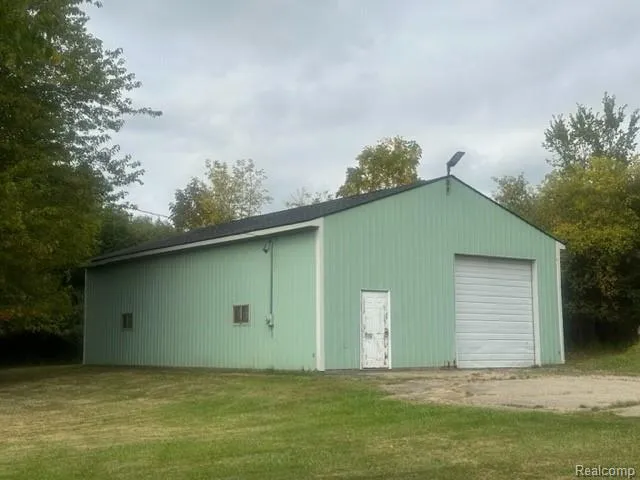 3 W Court Street Flint City, MI 48532
