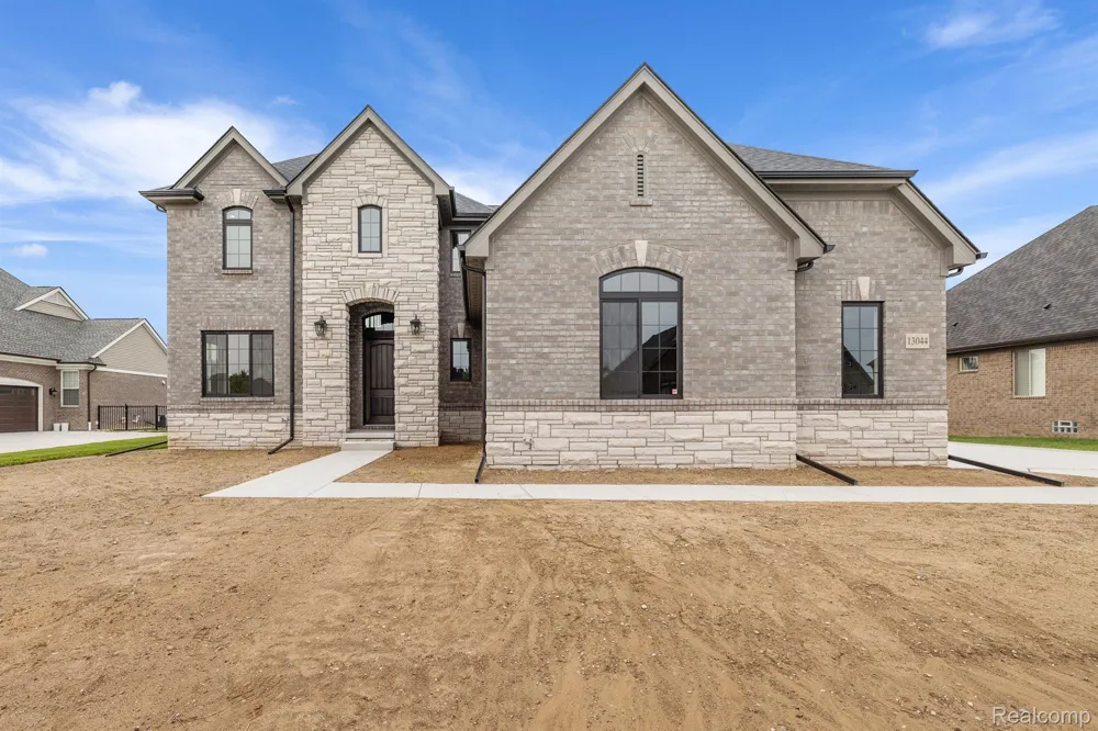 2166 Heidi Dr Addison Township, MI 48370