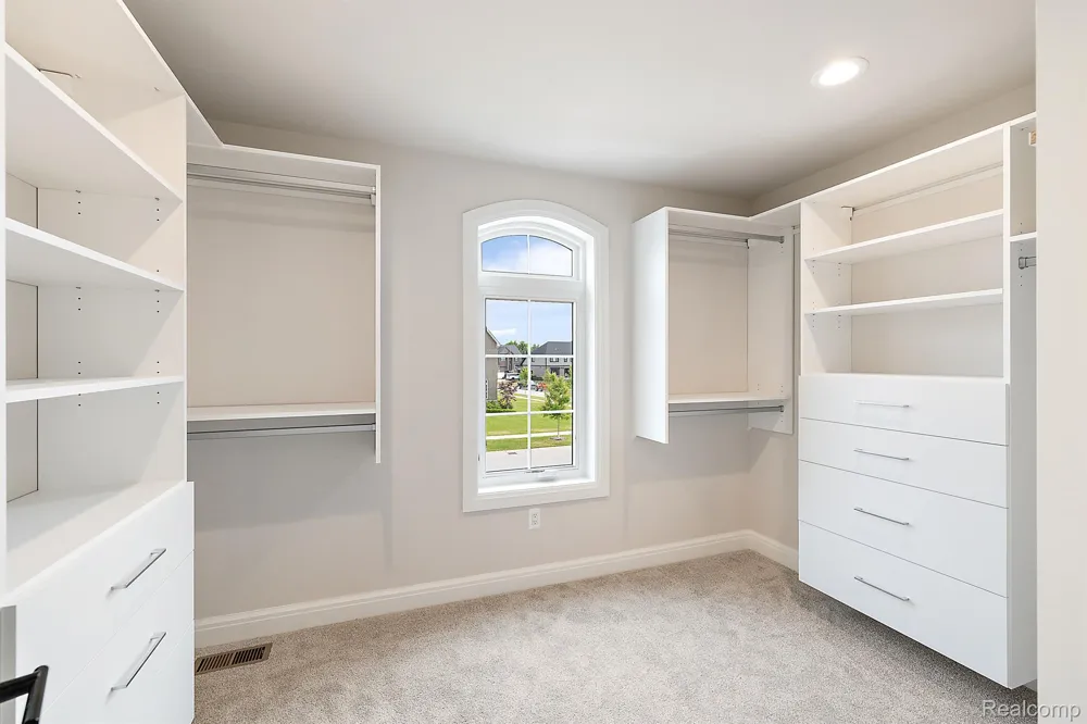 2166 Heidi Dr Addison Township, MI 48370