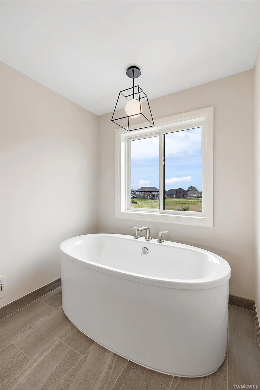 2166 Heidi Dr Addison Township, MI 48370