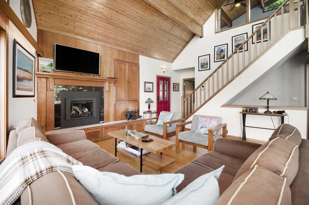 6218 Loggers Lane Hamlin Township, MI 49431