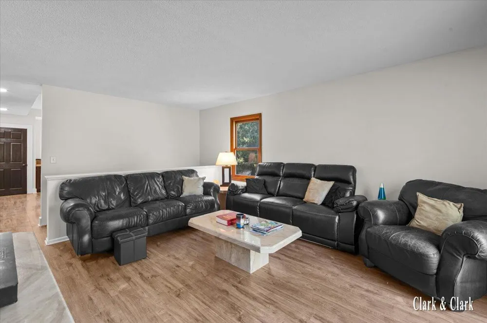 2630 Chatham Woods Drive SE Cascade Charter Township, MI 49546