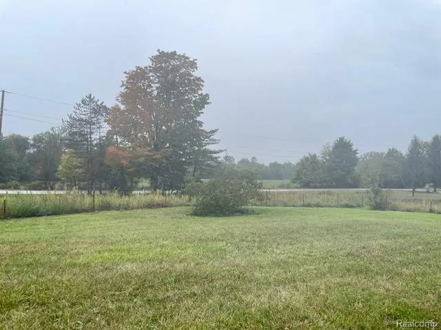 2753 E Snover Road Mayville Village, MI 48744