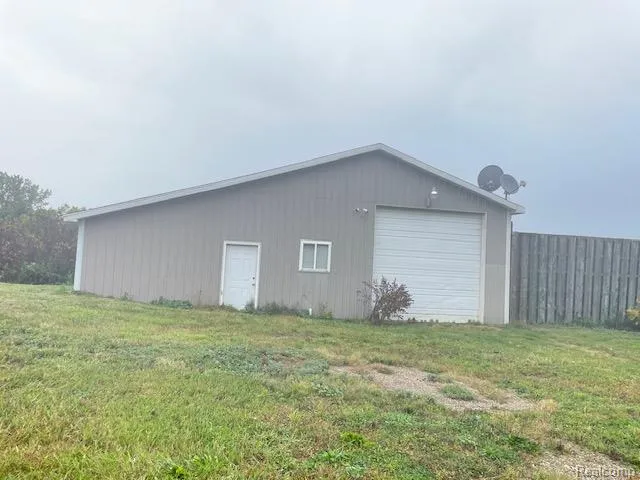 2753 E Snover Road Mayville Village, MI 48744