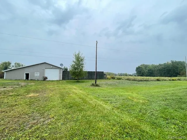 2753 E Snover Road Mayville Village, MI 48744