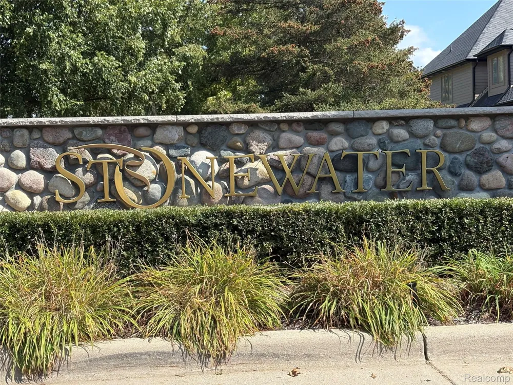 18018 RIDGEVIEW DRIVE Northville Township, MI 48168