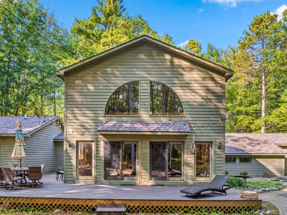 6993 NW Aarwood Road Clearwater Township, MI 49676