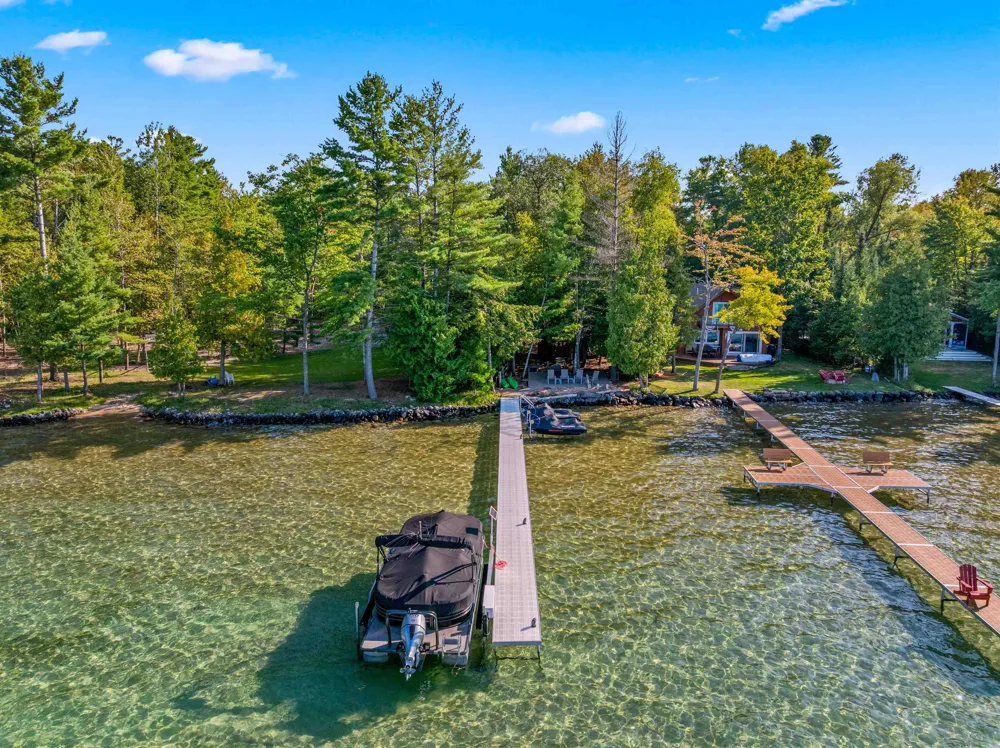 6993 NW Aarwood Road Clearwater Township, MI 49676