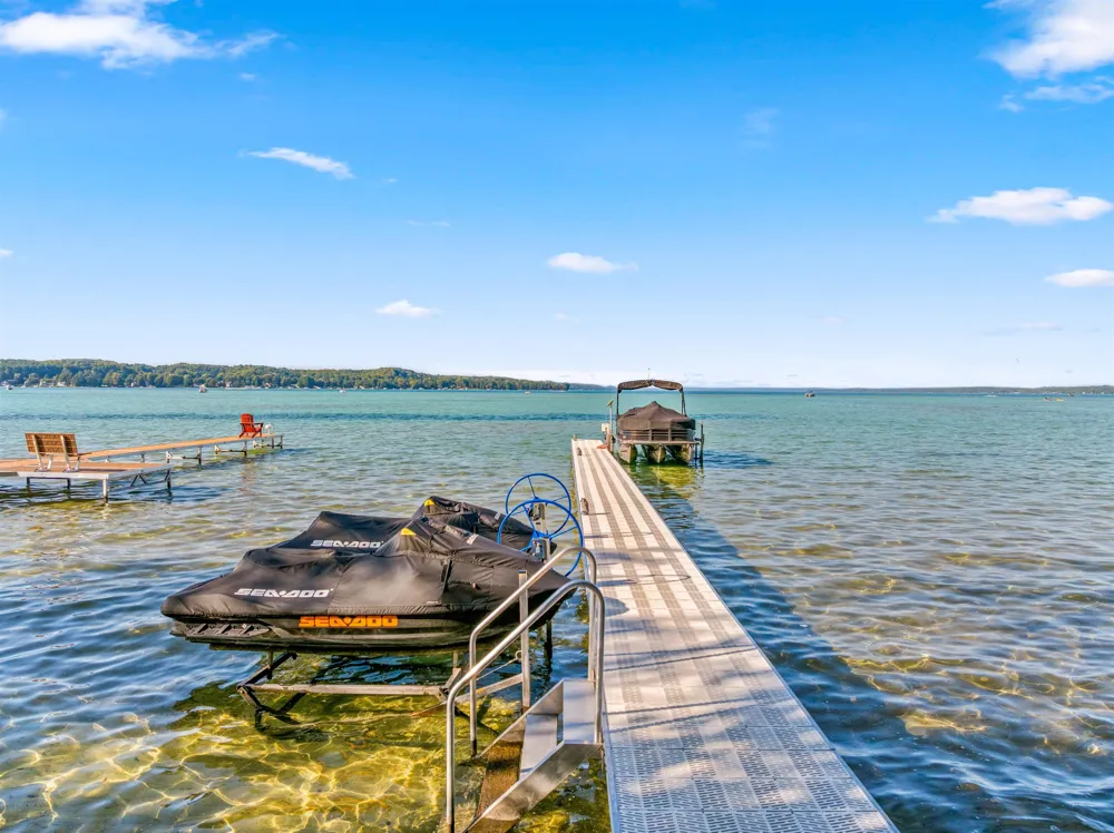 6993 NW Aarwood Road Clearwater Township, MI 49676