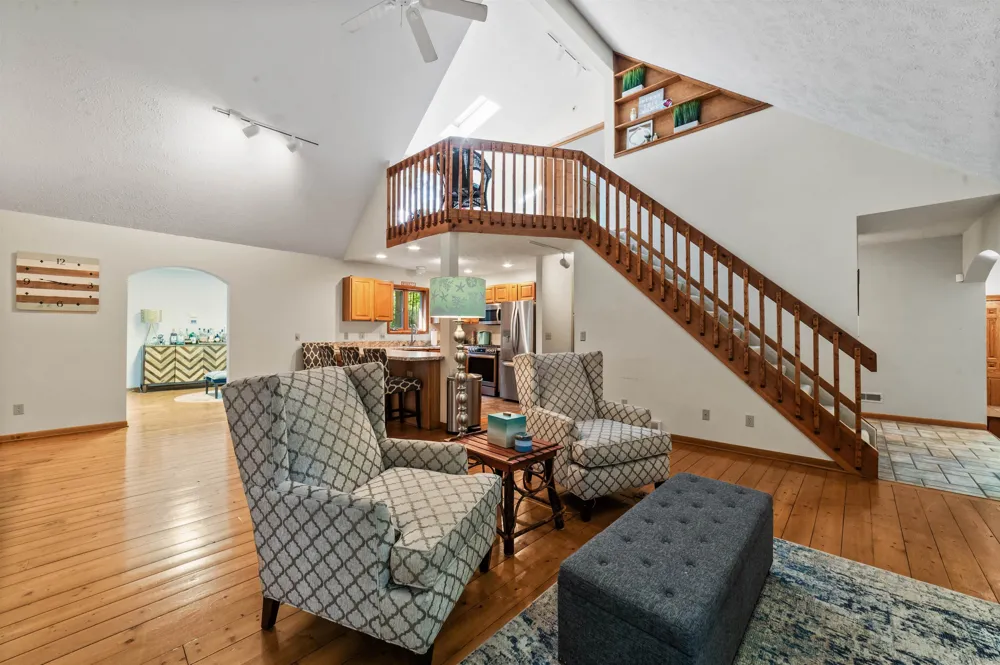 6993 NW Aarwood Road Clearwater Township, MI 49676