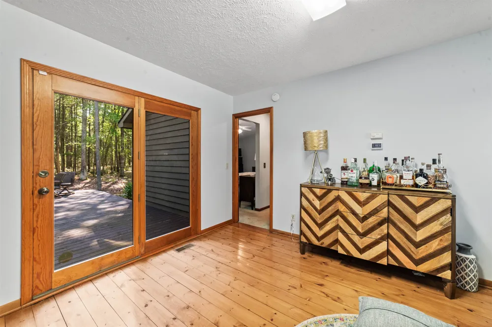 6993 NW Aarwood Road Clearwater Township, MI 49676