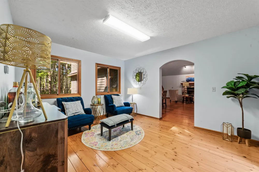 6993 NW Aarwood Road Clearwater Township, MI 49676
