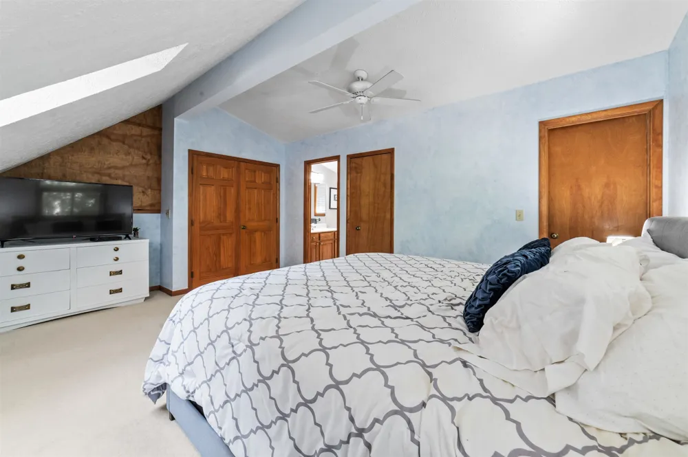 6993 NW Aarwood Road Clearwater Township, MI 49676