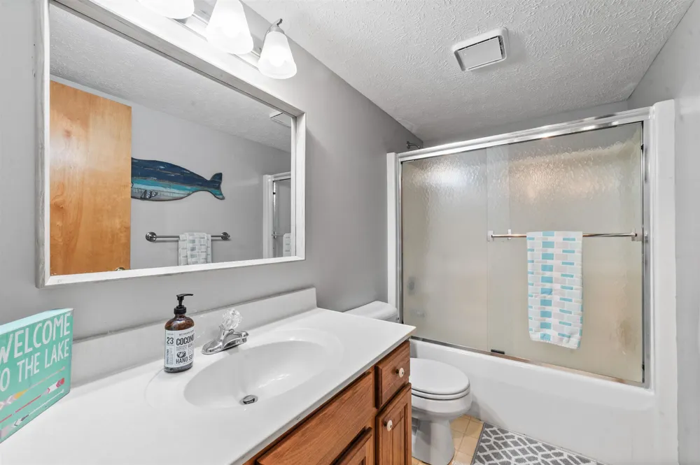 6993 NW Aarwood Road Clearwater Township, MI 49676