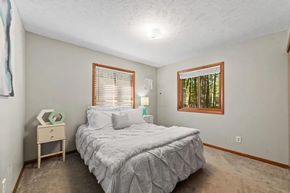 6993 NW Aarwood Road Clearwater Township, MI 49676