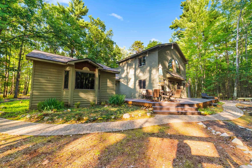 6993 NW Aarwood Road Clearwater Township, MI 49676