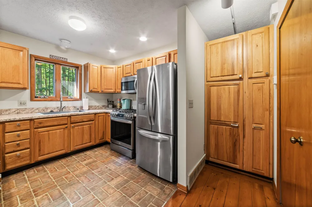 6993 NW Aarwood Road Clearwater Township, MI 49676