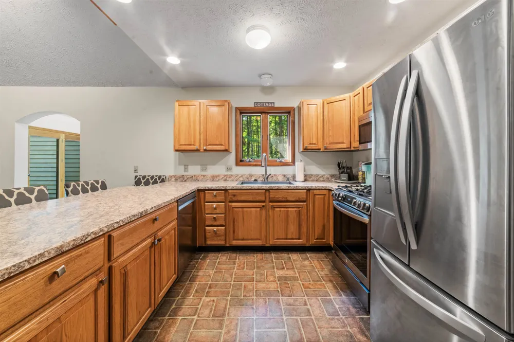 6993 NW Aarwood Road Clearwater Township, MI 49676