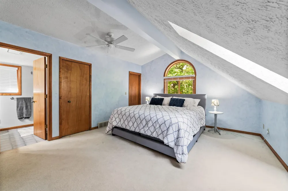 6993 NW Aarwood Road Clearwater Township, MI 49676