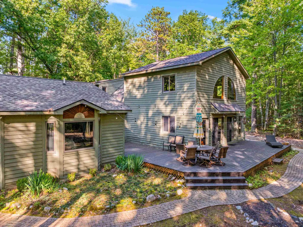 6993 NW Aarwood Road Clearwater Township, MI 49676