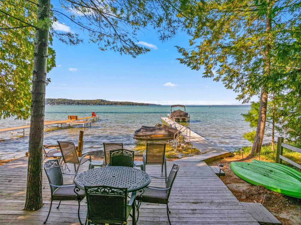 6993 NW Aarwood Road Clearwater Township, MI 49676