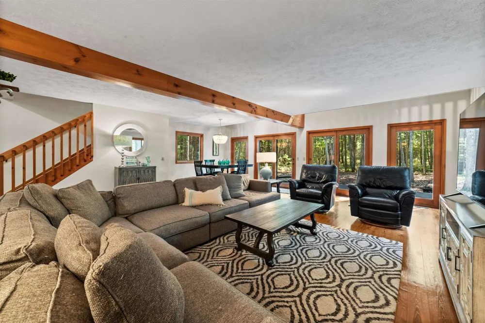 6993 NW Aarwood Road Clearwater Township, MI 49676