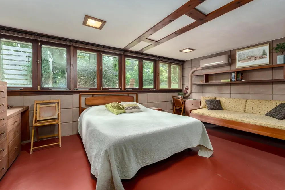 11090 Hawthorne Drive Charleston Township, MI 49053