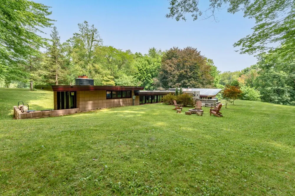 11090 Hawthorne Drive Charleston Township, MI 49053