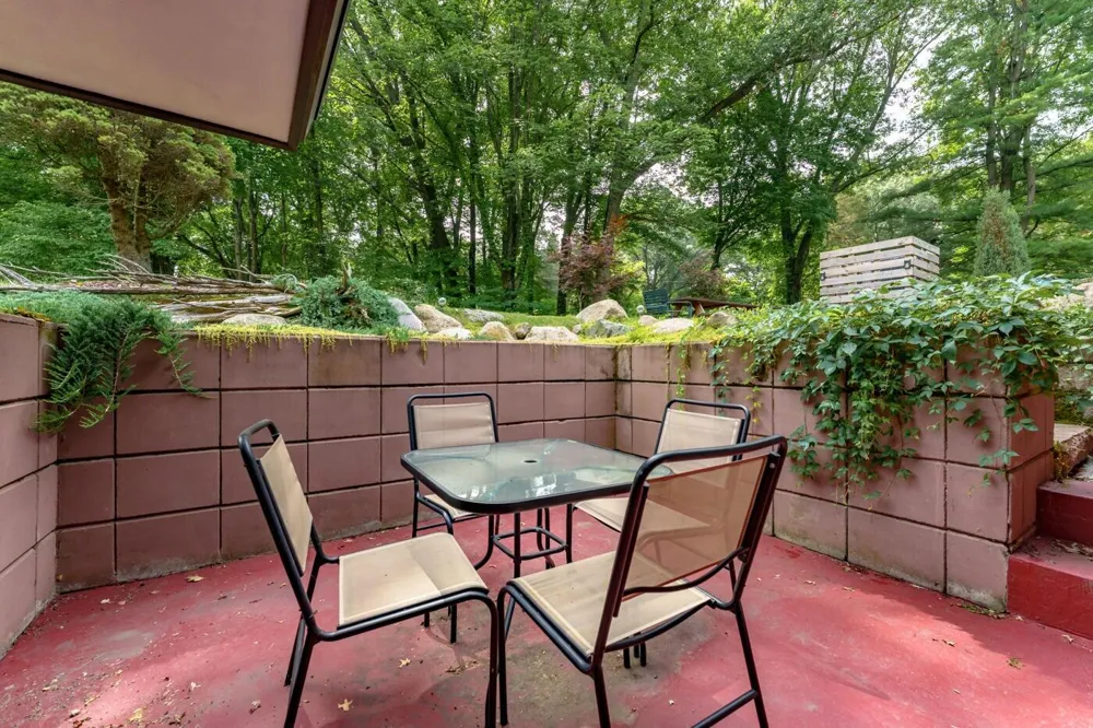 11090 Hawthorne Drive Charleston Township, MI 49053
