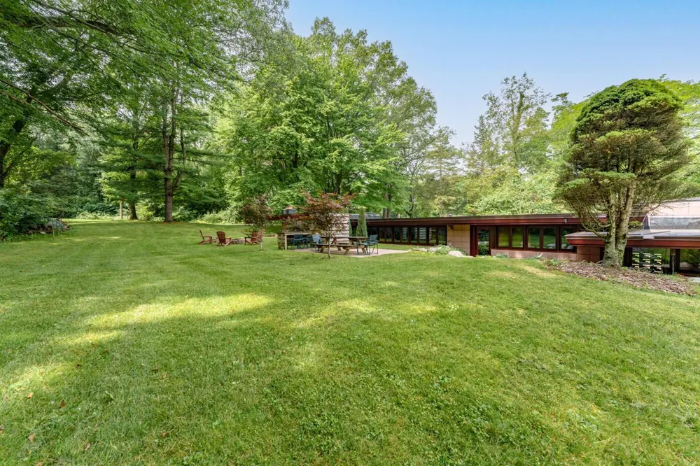 11090 Hawthorne Drive Charleston Township, MI 49053