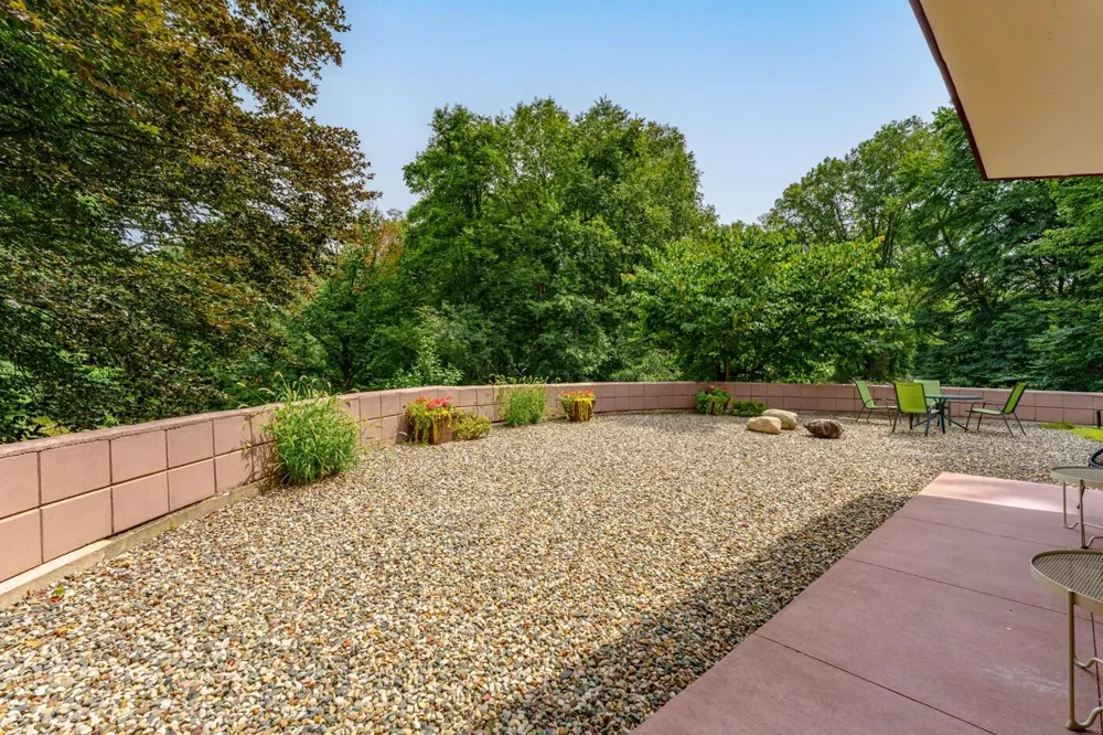 11090 Hawthorne Drive Charleston Township, MI 49053