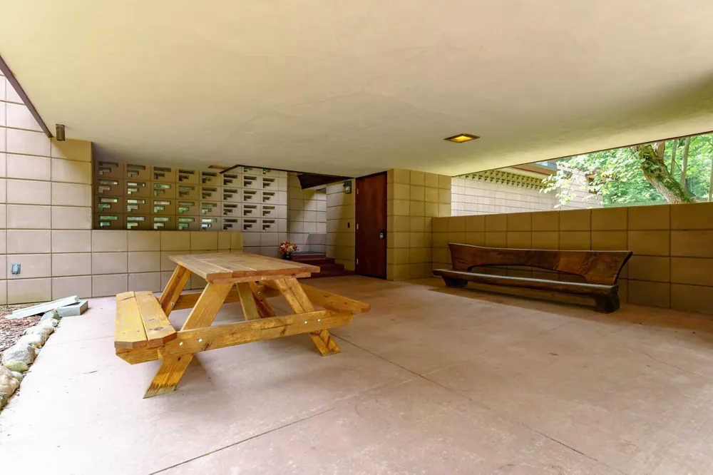 11090 Hawthorne Drive Charleston Township, MI 49053