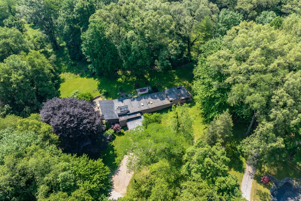11090 Hawthorne Drive Charleston Township, MI 49053
