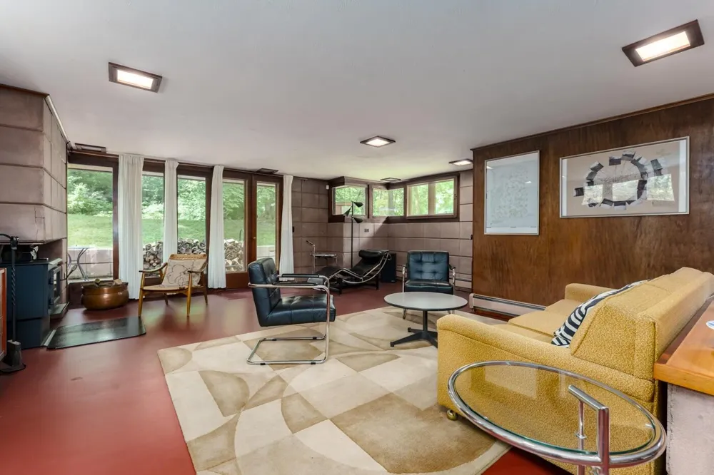 11090 Hawthorne Drive Charleston Township, MI 49053
