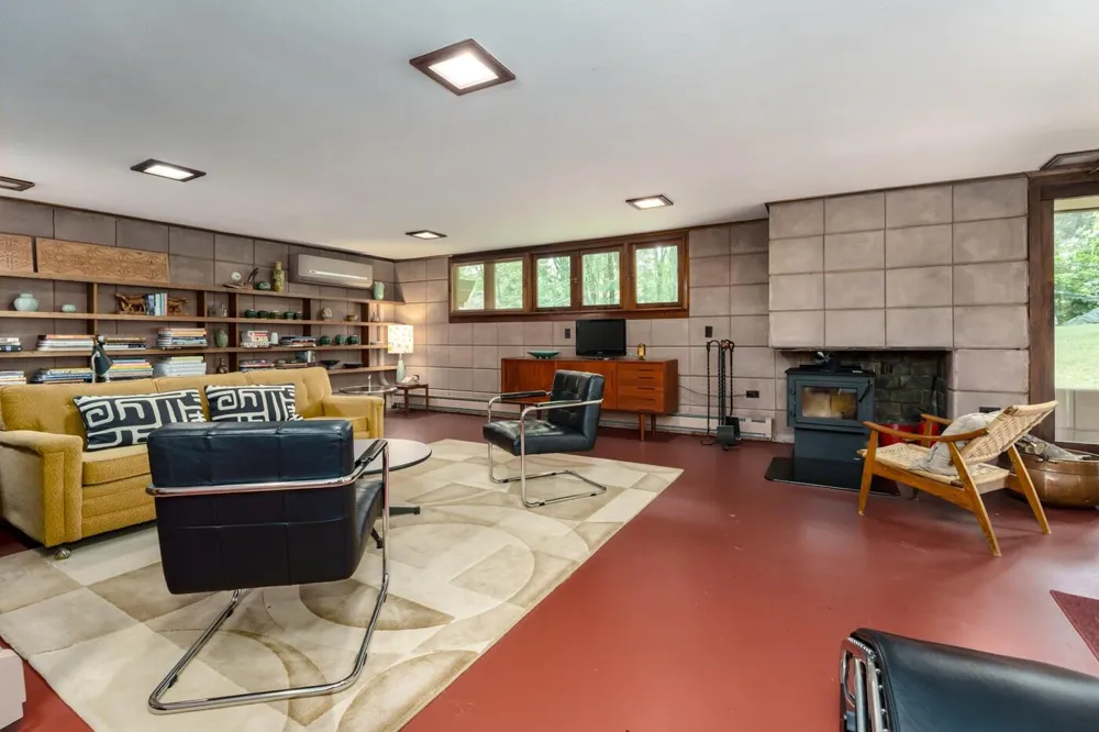 11090 Hawthorne Drive Charleston Township, MI 49053