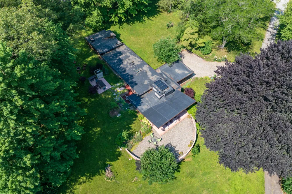 11090 Hawthorne Drive Charleston Township, MI 49053