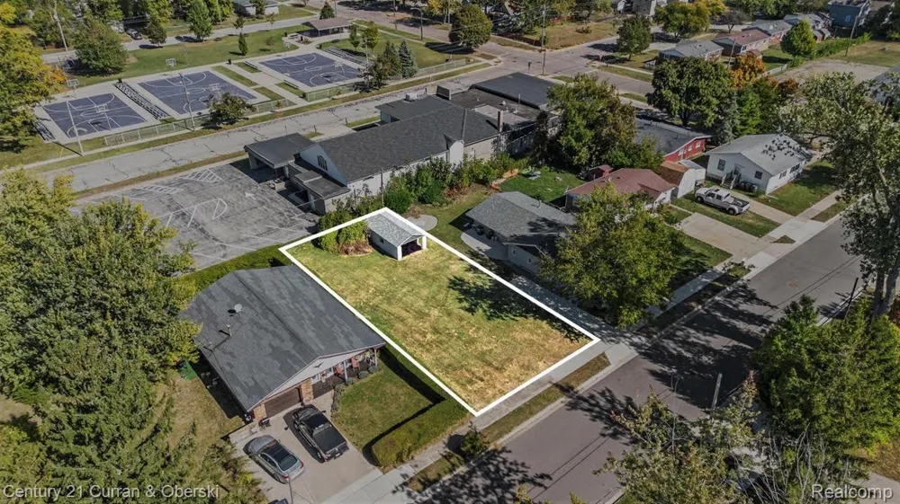 317 Cable Avenue South Haven City, MI 49090