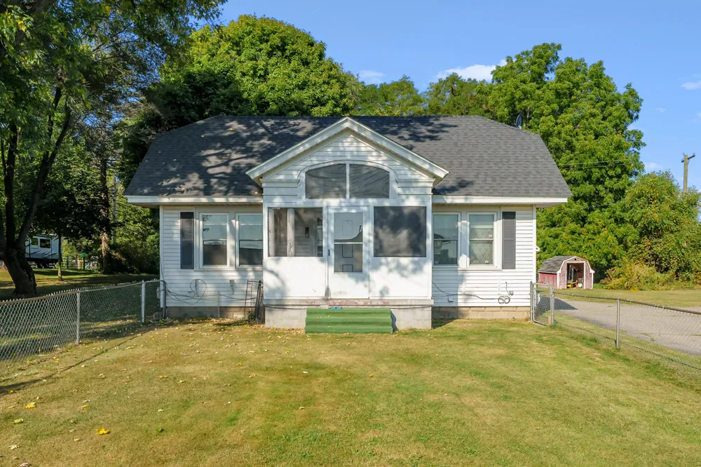 736 S Grove Street Barry Township, MI 49046