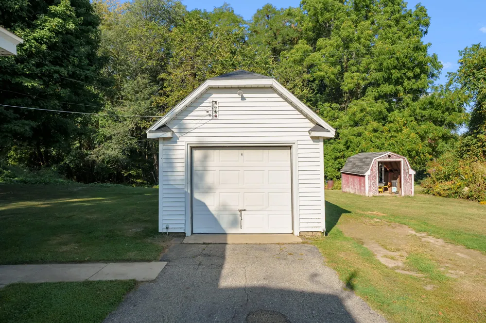 736 S Grove Street Barry Township, MI 49046