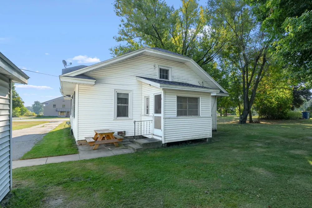 736 S Grove Street Barry Township, MI 49046