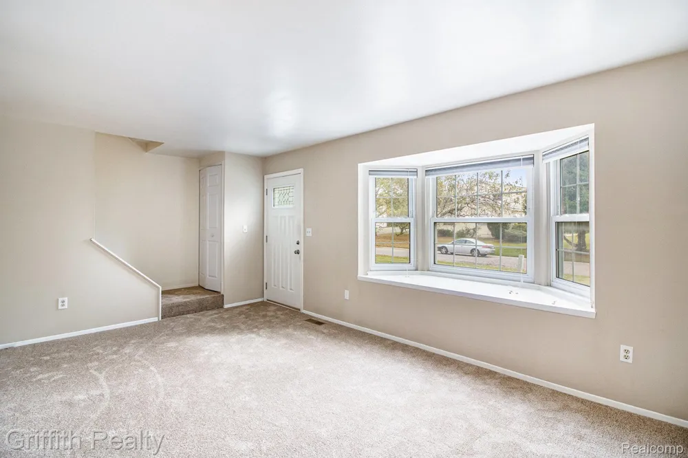 229 Lake Village Drive Walled Lake City, MI 48390