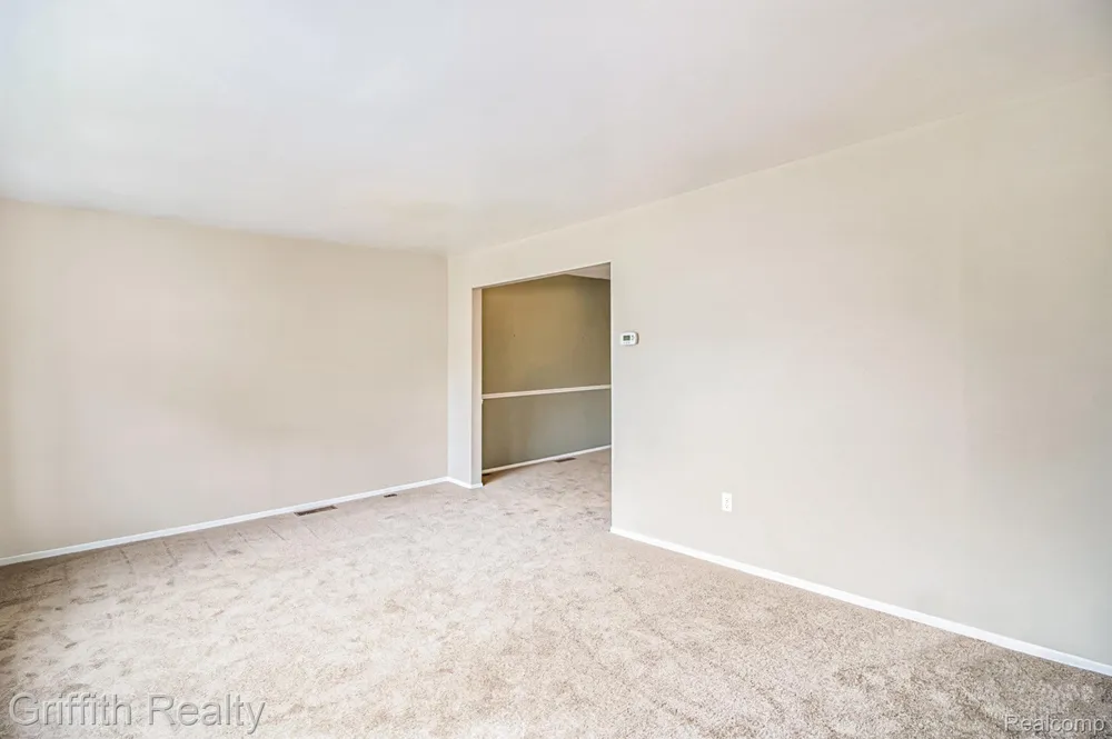 229 Lake Village Drive Walled Lake City, MI 48390